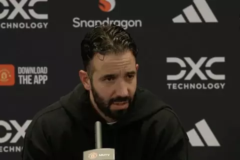 أموريم يعلن غياب ثلاثي مانشستر يونايتد أمام كريستال بالاس